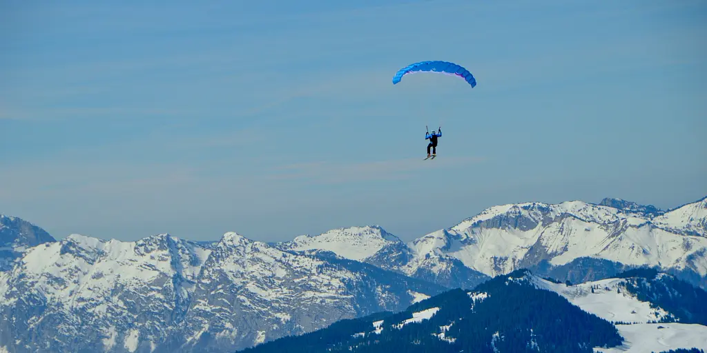 Paragliding in La Clusaz, French Alps