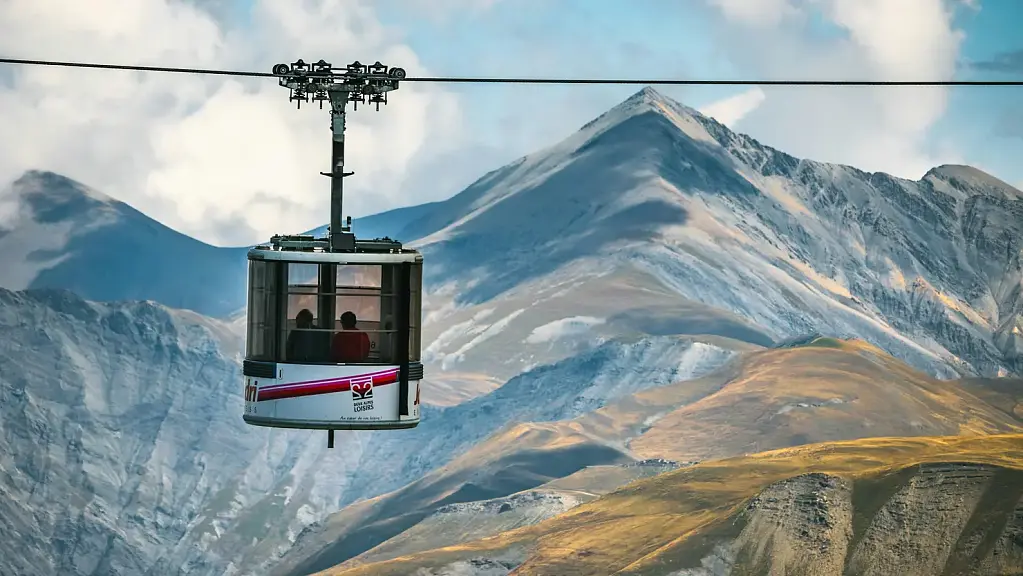Cable car in Les Deux Alpes